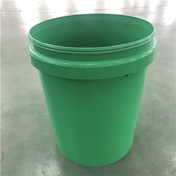 綠色塑料桶